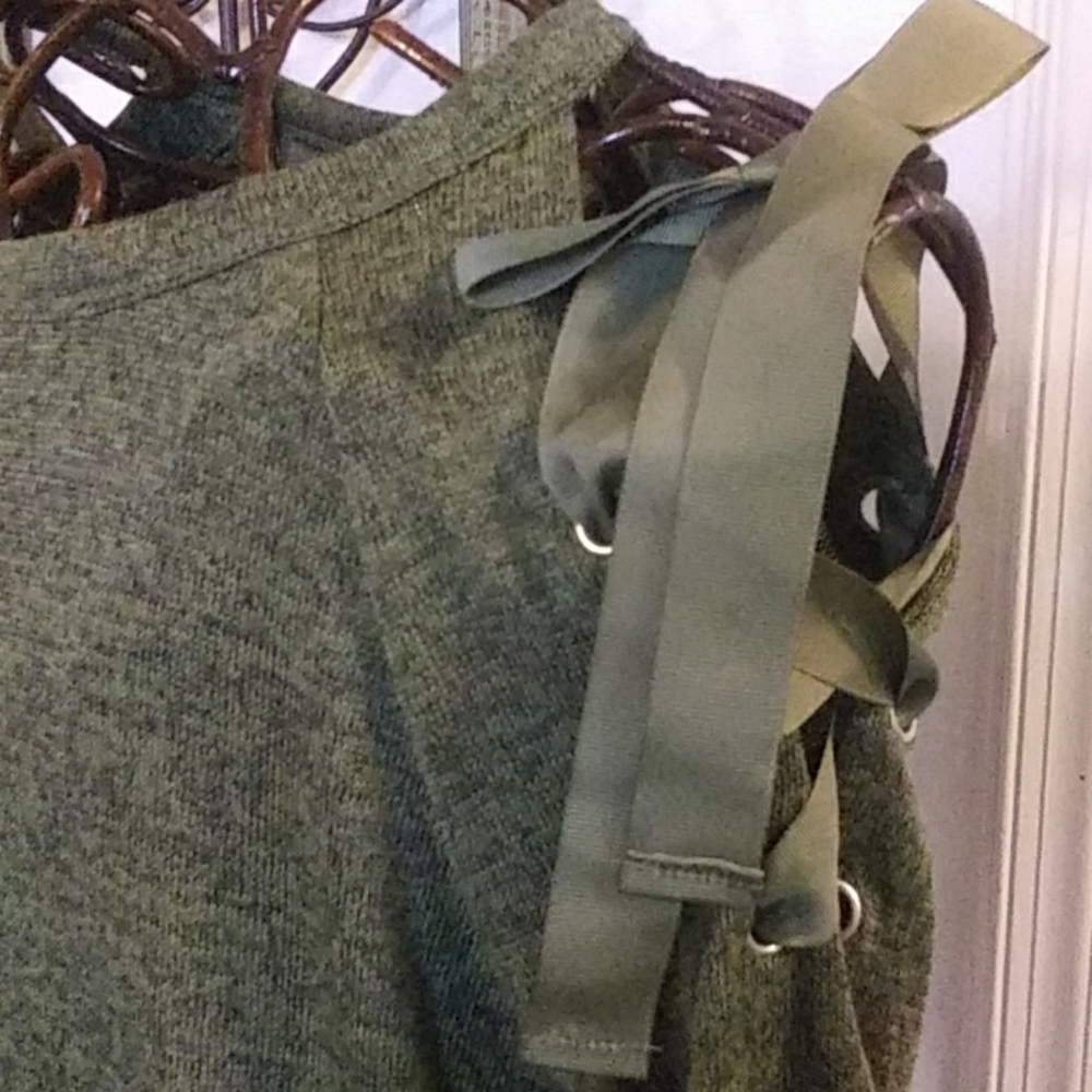 Sweater - Picture 2 of 8